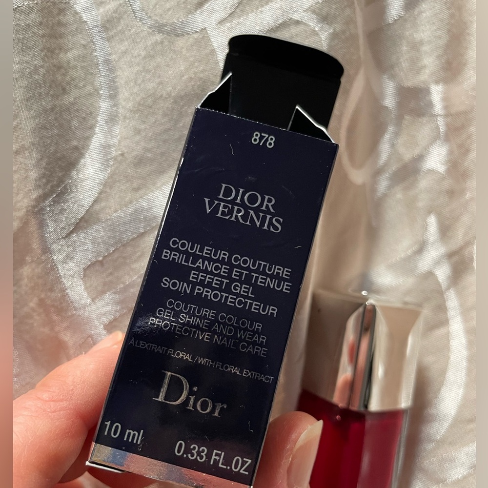 Dior Vernis Victoire 878 Nail Polish - Picture 2 of 4